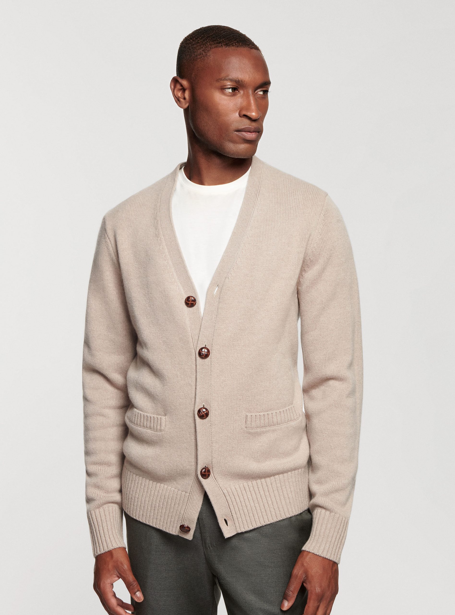 cardigan-in-cashmere-687auo-1.jpg